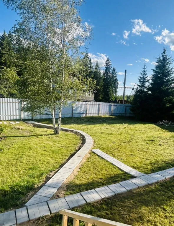 Дом с верандой с баней на участке 10 соток