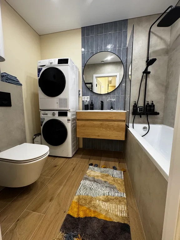 Новая стильная квартира с панорамным видом на море и рядом с пляжем