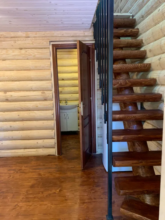 Дом семейный на озере в сосновом бору