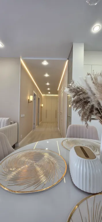 Новая, красивая, солнечная квартира с дизайнерским ремонтом.