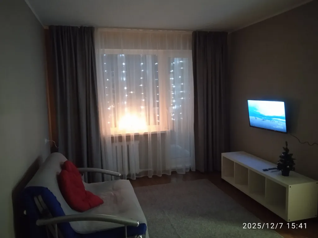 Уютная 2-х ком.кв. для гостей города в красивой парковой зоне у озера