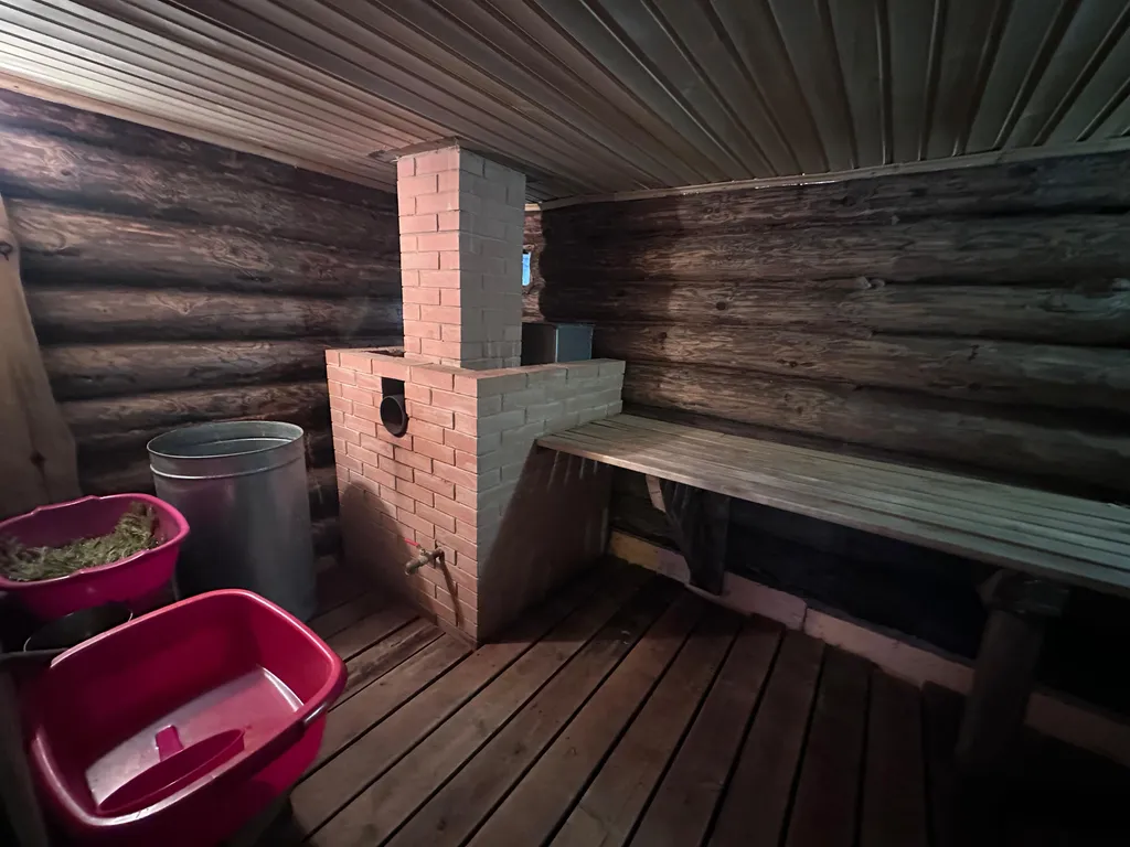 Уютный дом у озера