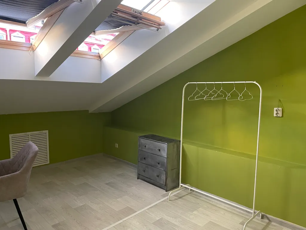 Квартира Зелёная комната на Невской мансарде — Санкт-Петербург