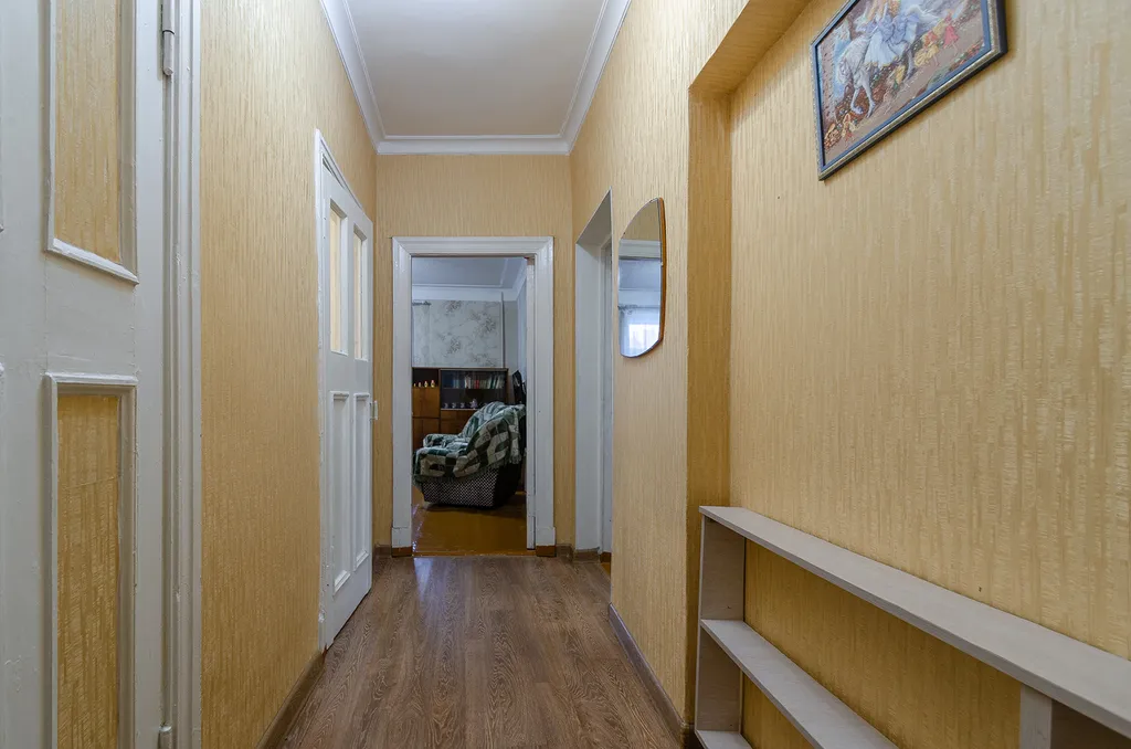 Вместительная 3ёх комнатная в центре "Рэтрёшка»