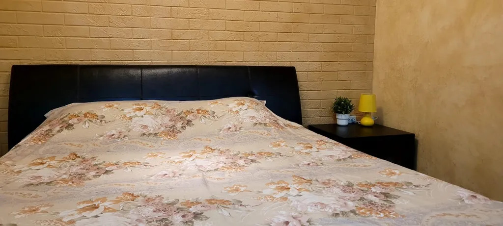 Отдельная большая двухкомнатная квартира в коттедже