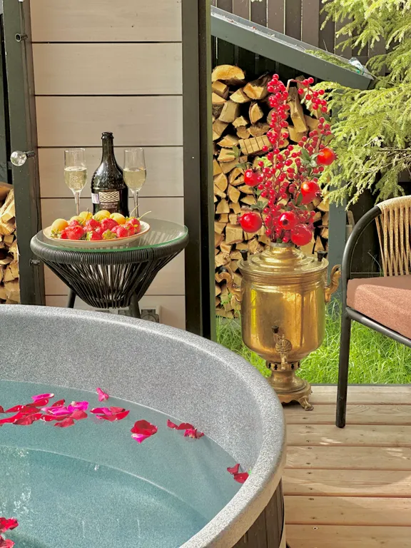 Дом с панорамной сауной, купелью на закрытом лесном участке