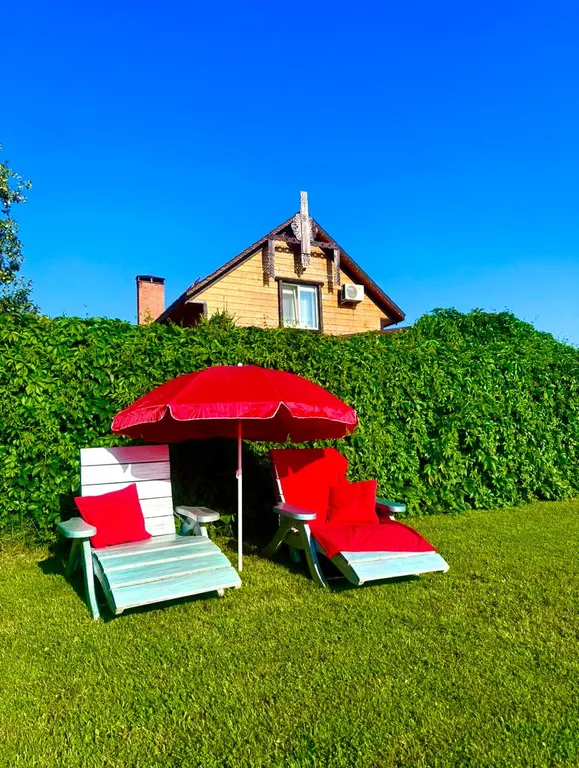 Просторный дом с банькой и видом на храм