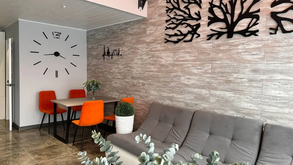 Дом в стиле барнхаус с тёплым бассейном и сауной