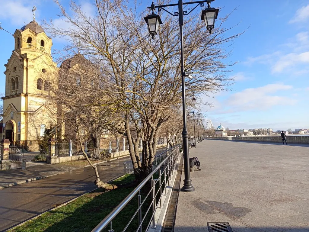 Уютная квартира со всем необходимым для жизни на набережной Терешковой