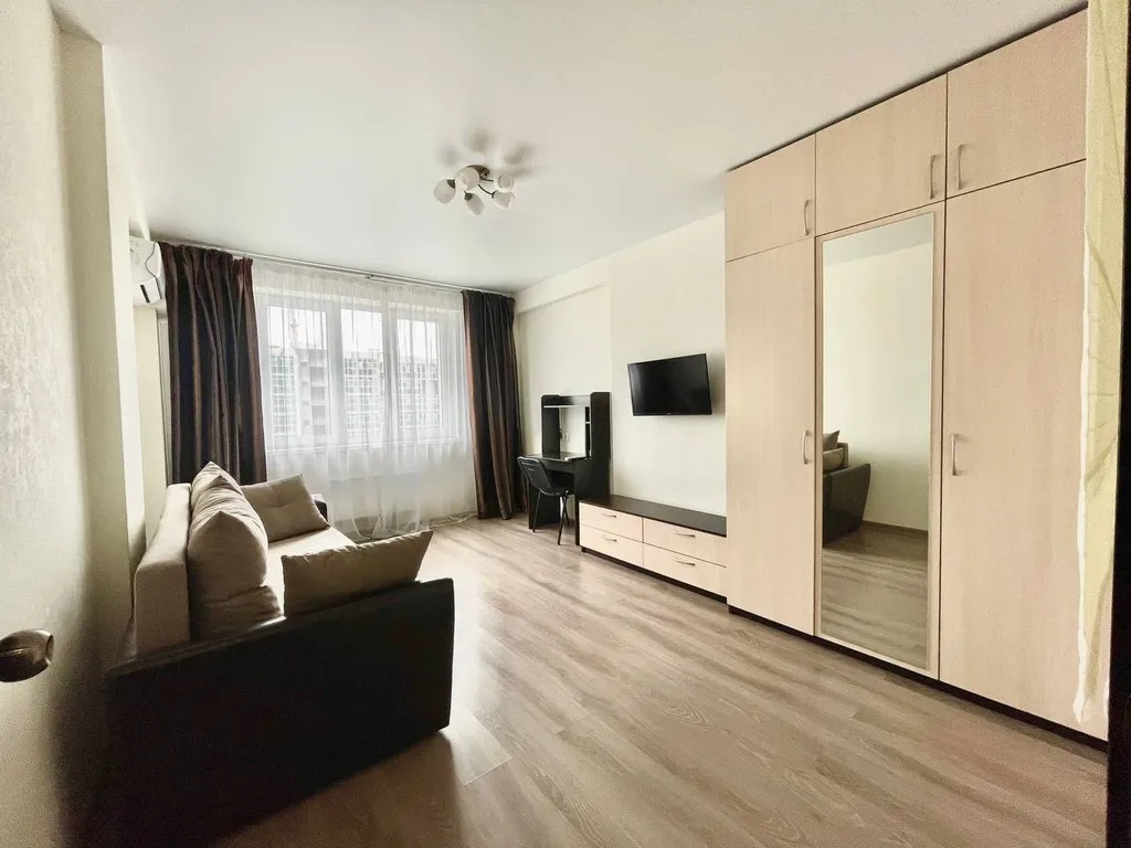 Двухкомнатная квартира в самом центре на набережной