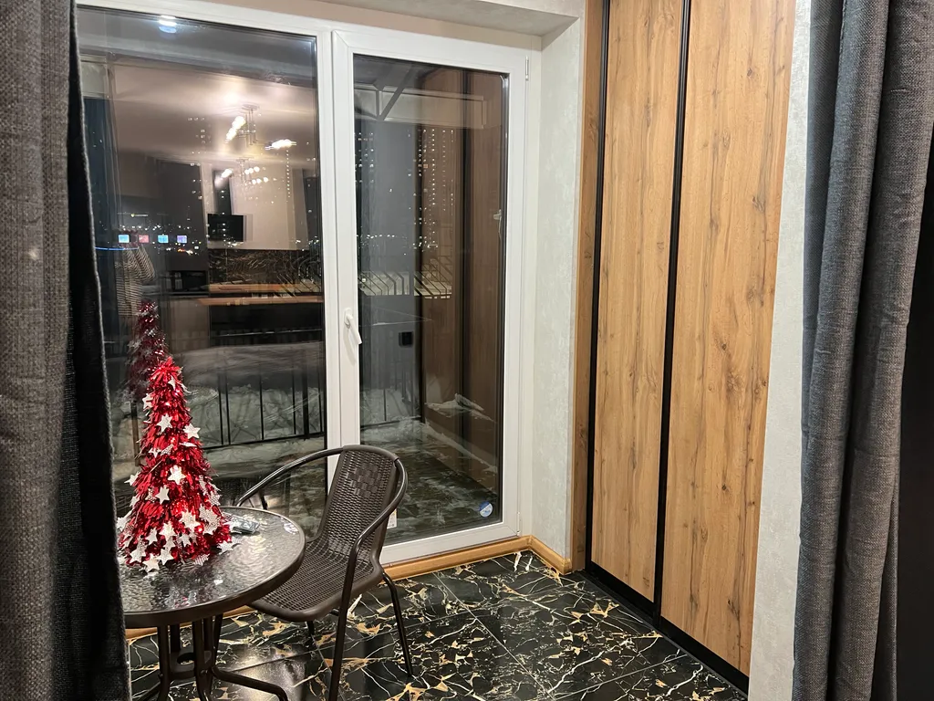 Квартира Квартира Комфортабельная студия с собственной террасой возле Планеты — Красноярск