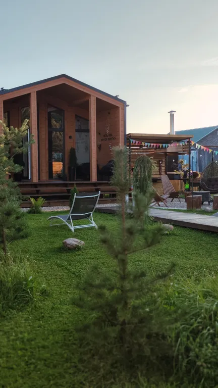 Домик для пар, чаном на дровах и видом на березовый лес в МО.