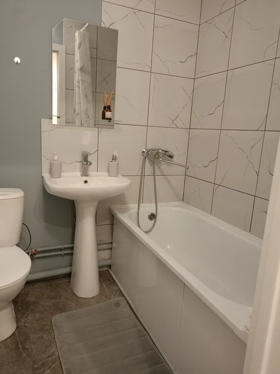 Новая студия вблизи Столбов и зоопарка