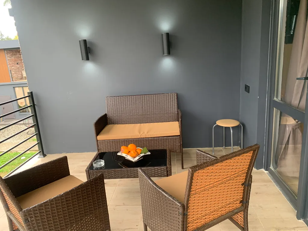 Комфортабельный дом с бассейном с видом на горы