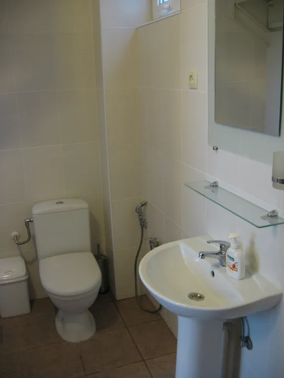 Коттедж Двухэтажный домик около набережной Ялты и Приморского пляжа — Ялта