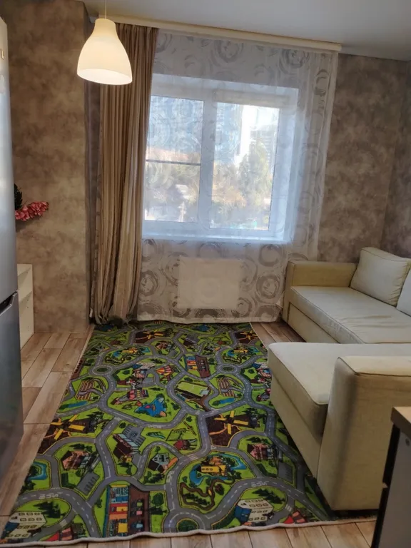 Евротрешка у ЖД вокзал и зоопарка