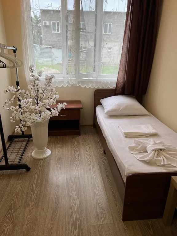 Четырехместный номер с удобствами на Приморской