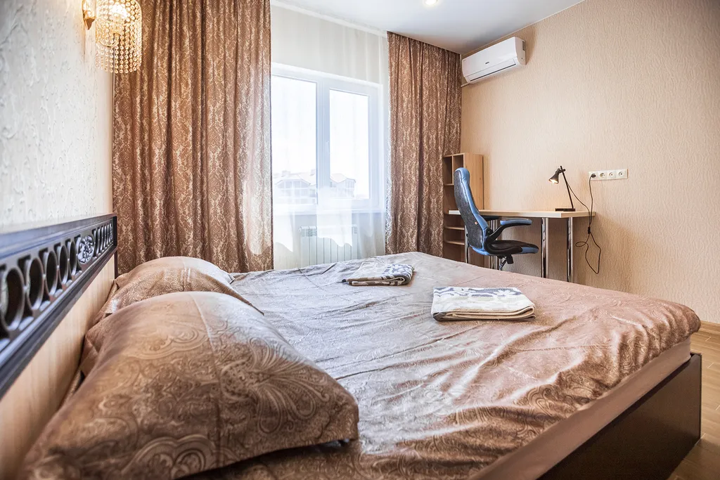 Большая евродвушка на берегу открытого моря