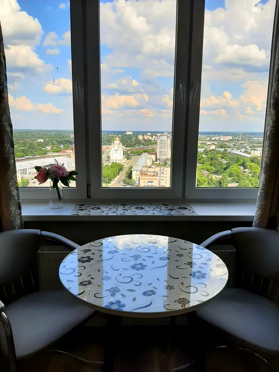 Завораживающий вид с 21го этажа в шаговой доступности от жд вокзала