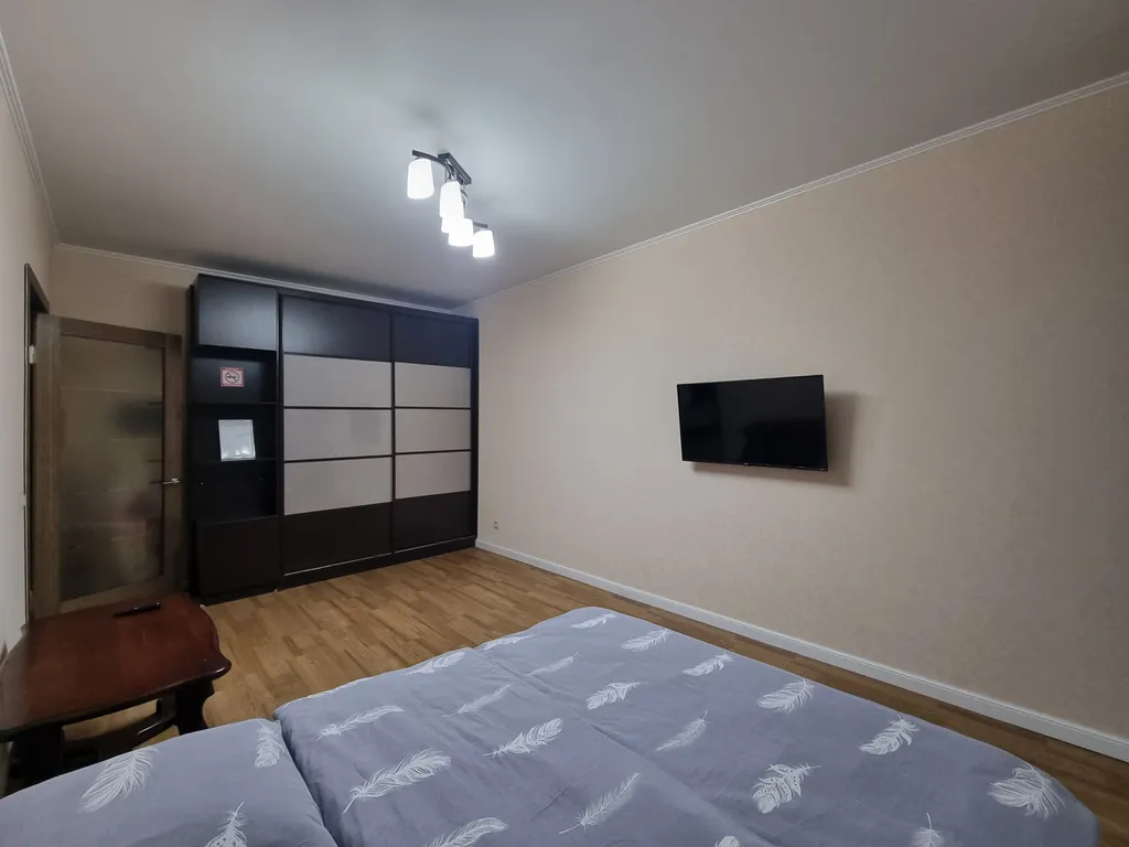 Квартира с новым ремонтом на Высоцкого 42