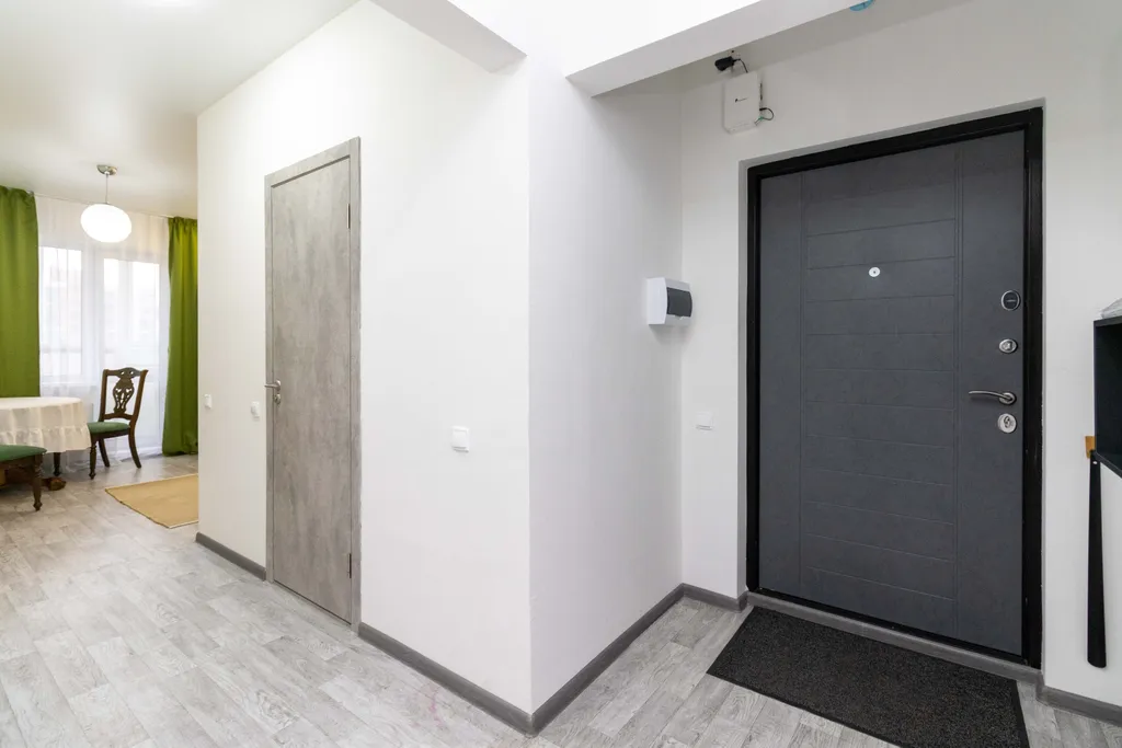 Квартира с жёлтым диваном