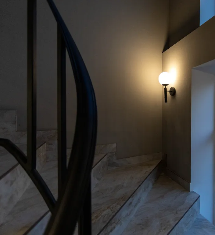 Просторный двухэтажный коттедж на берегу городского пляжа