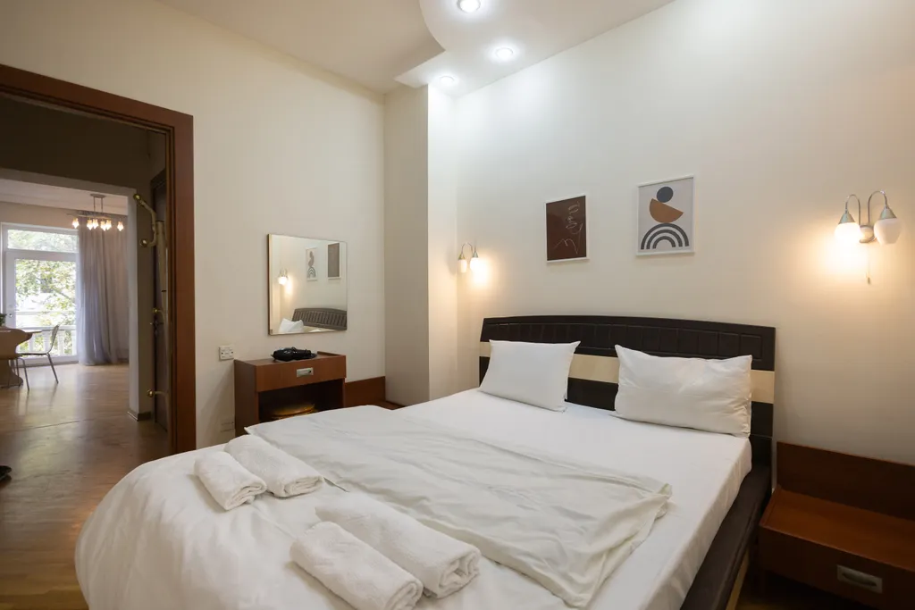 Квартира с видом на улицу Низами, Торговая — аренда посуточно в Баку