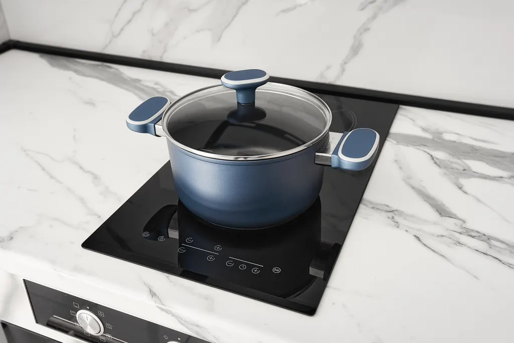 Уютная студия рядом с центром Очеретиной