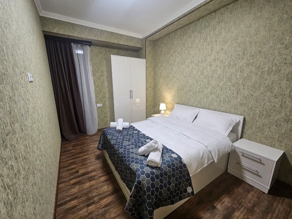 Квартира в центре с изолированной спальней, кухней-гостиной 6 этаж — аренда посуточно в Тбилиси