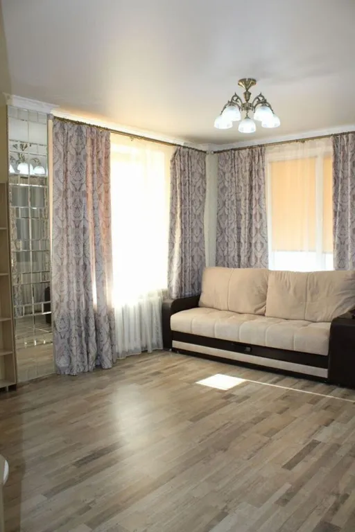 Квартира Уютнaя двухкомнaтная квартирa на пeрвом этaжe — аренда посуточно в Оренбург