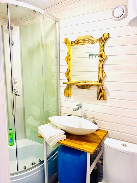 Дом с видом на закат, поле и лес