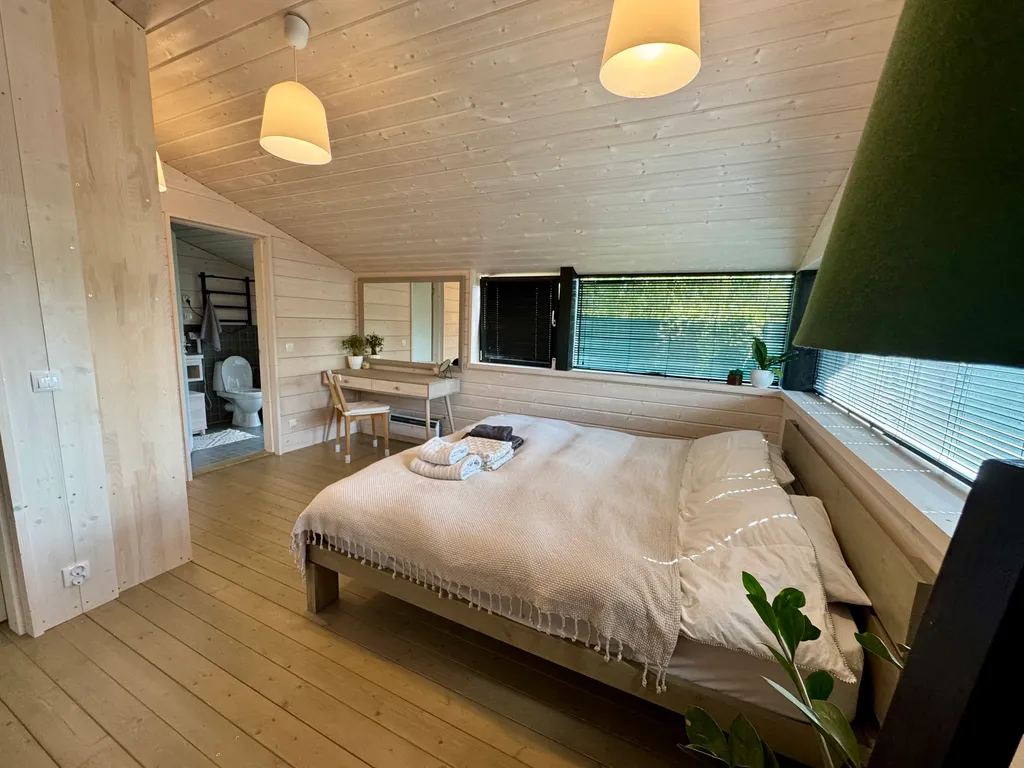 Коттедж Дом с летним бассейном (4 спальни) — Дубна