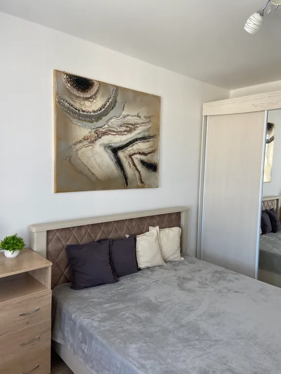 С видом на море, Григорьева