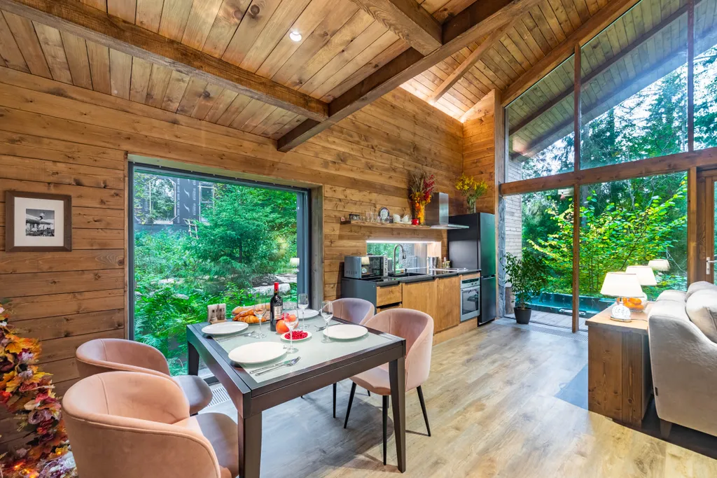 Коттедж Сказочный Шале с камином и джакузи в живописном лесу — Шадрино