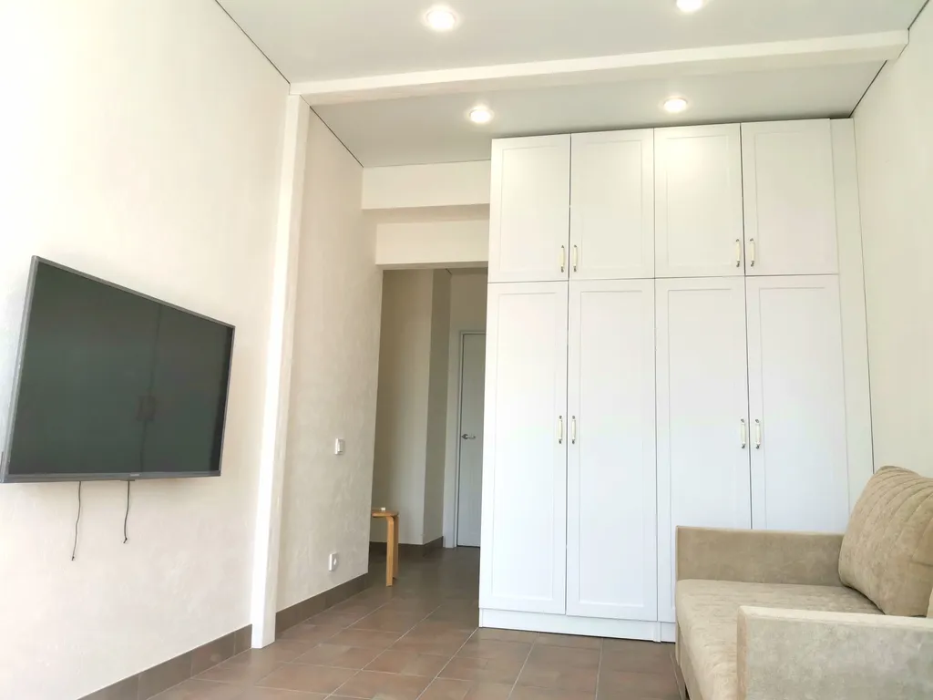 Квартира в греческом стиле с видом на море в центре города