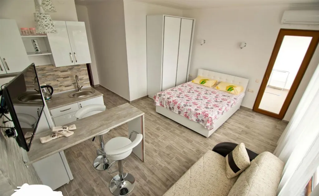 Студио возле моря