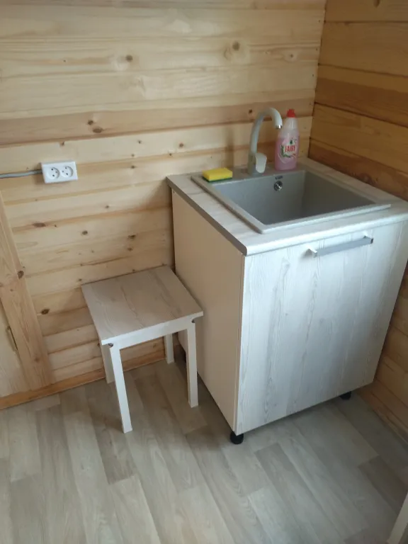 Уютный дом у озера