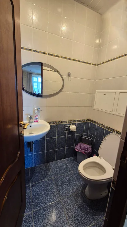 Дом на берегу волги, с видом на затопленную колокольню