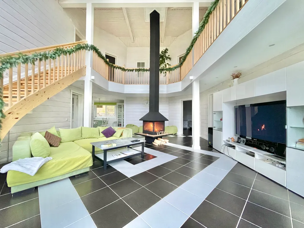 Коттедж Успех с 5 спальнями, сауной и камином — аренда посуточно в Межозерное