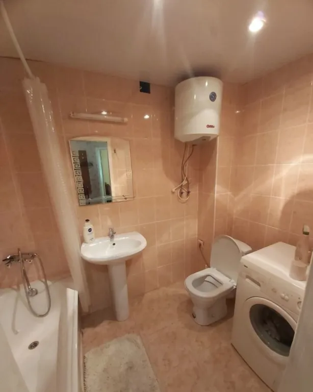 Уютная квартира напротив больницы Миротворцева и СГТУ