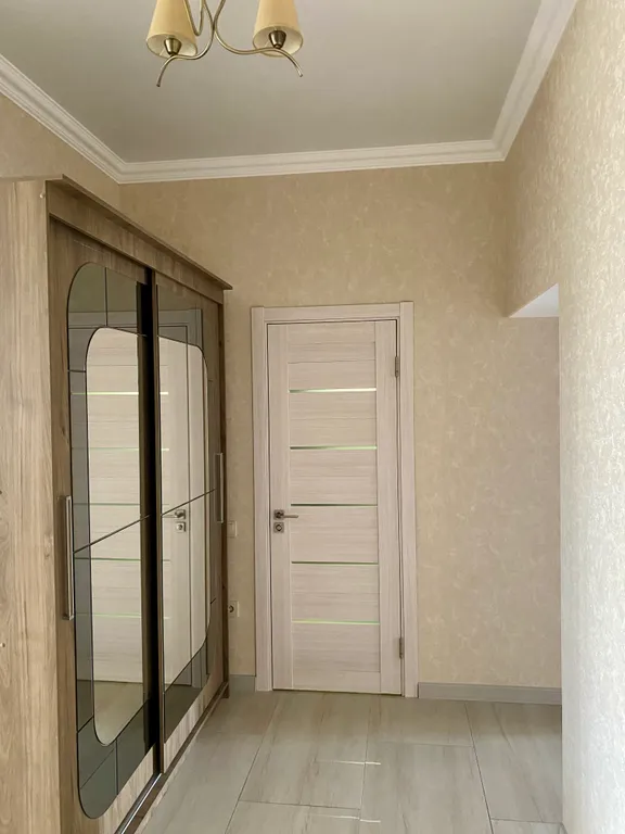 Просторная квартира с видом на горы в центре города