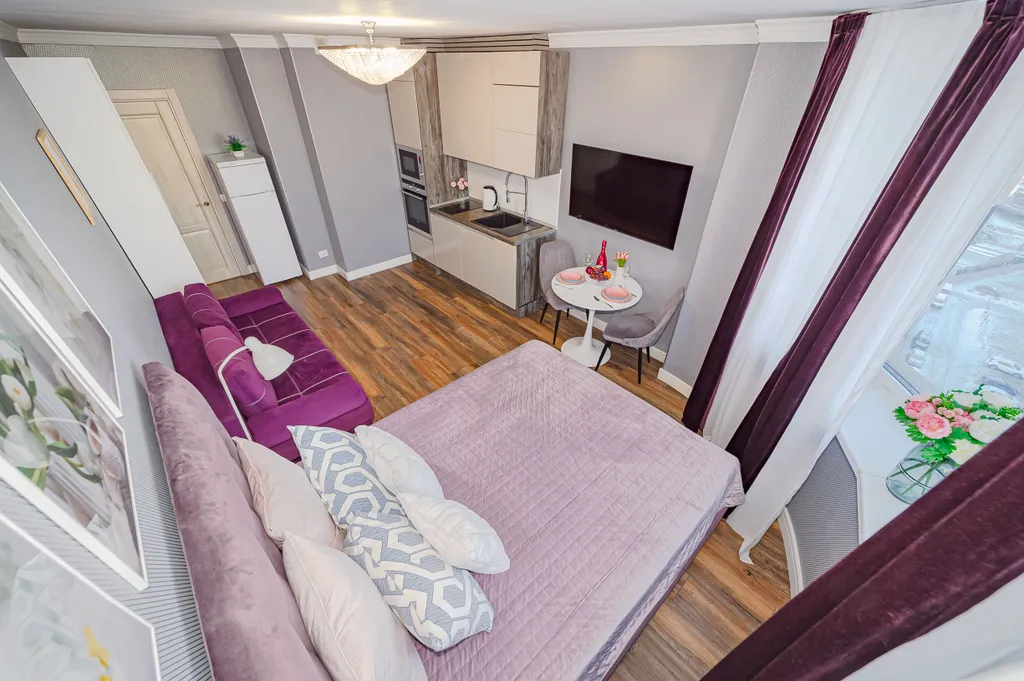 Удобная локация в самом центре у метро с видом на город и арену