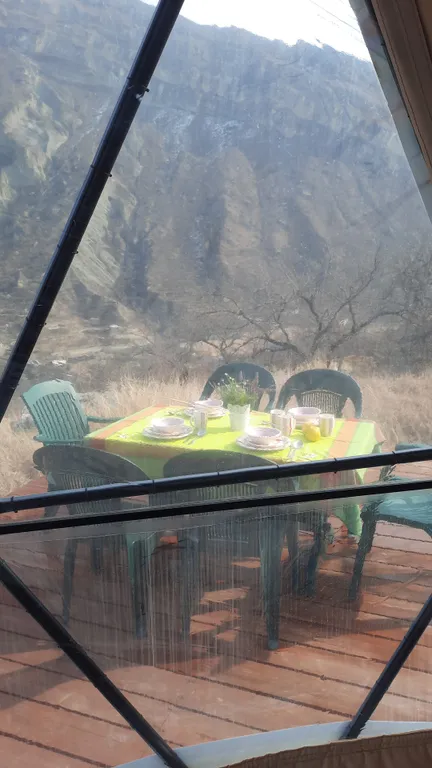 Геокупол с видом на горы