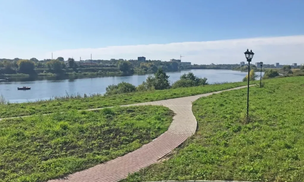 Квартира Квартира Просторная комфортная уютная студия с прекрасным видом на берег Волги — Тверь