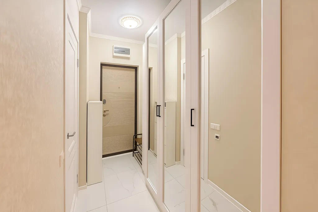 Студия с балконом и видом на море