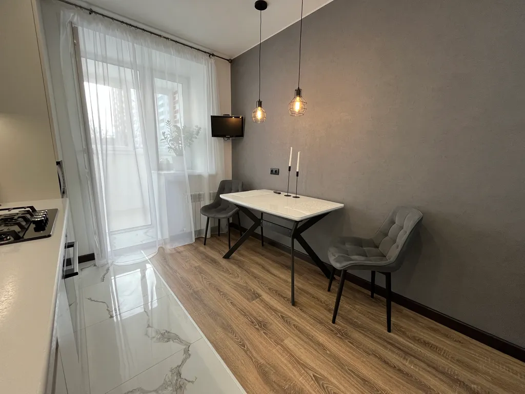 Новая уютная 1-я квартира с дизайнерским ремонтом в центре города