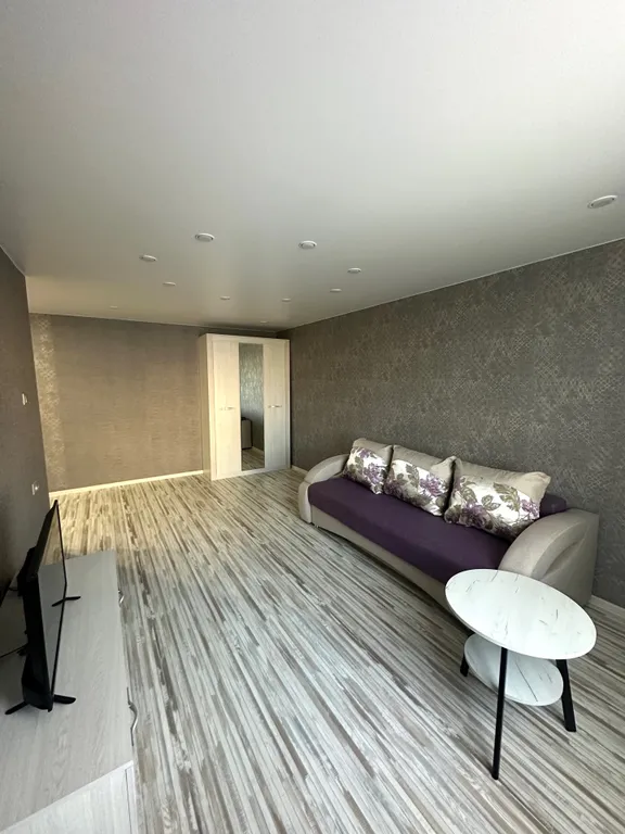 Отличная квартира в Энергетике — аренда посуточно в Братск