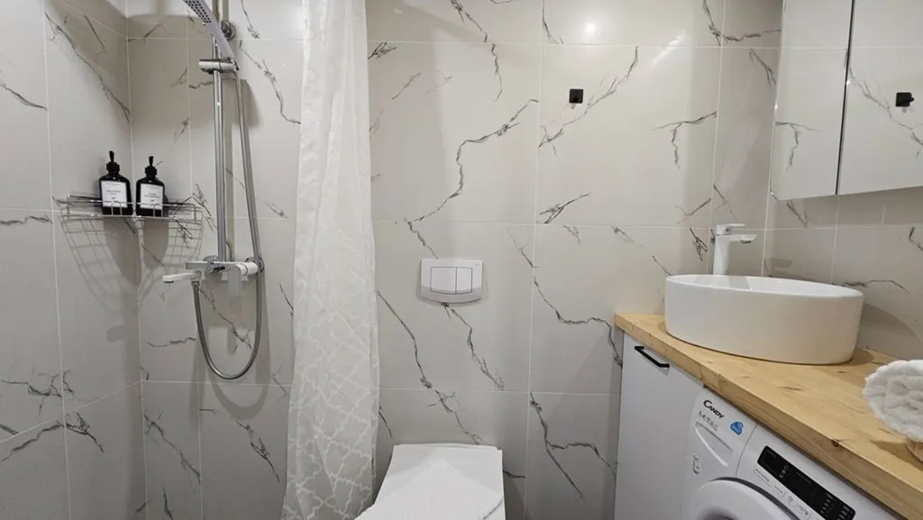 Двухуровневая студия недалеко от АГУ, АГТУ