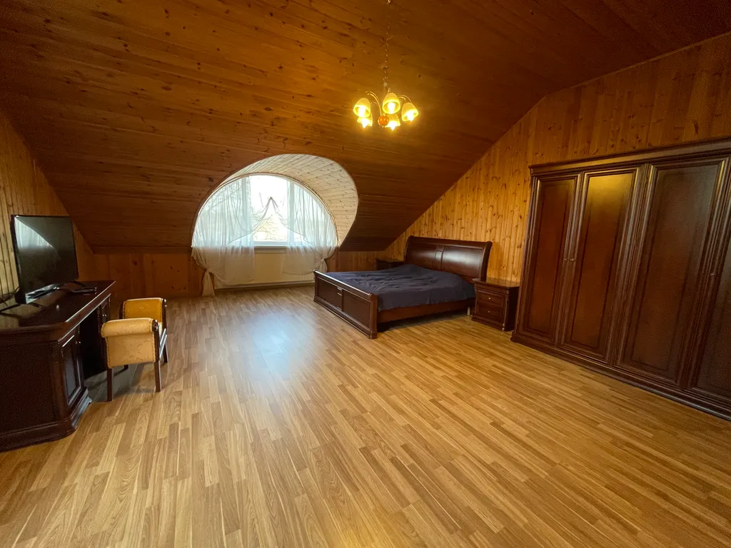 Уютный коттедж с бассейном на берегу реки Волга