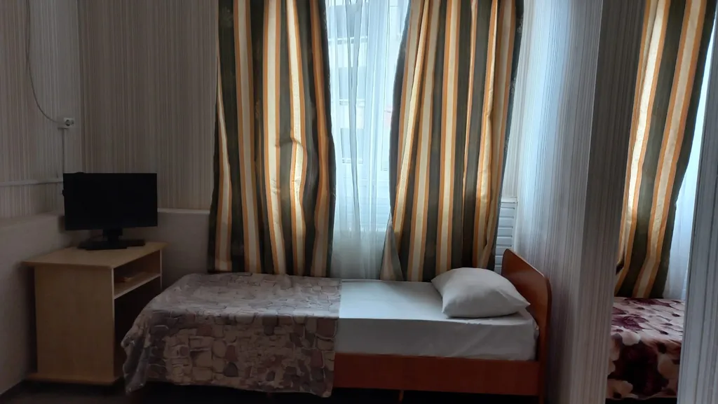 Трёхместный номер+доп.место,шумоизоляция,рынок,магазины,кафе.